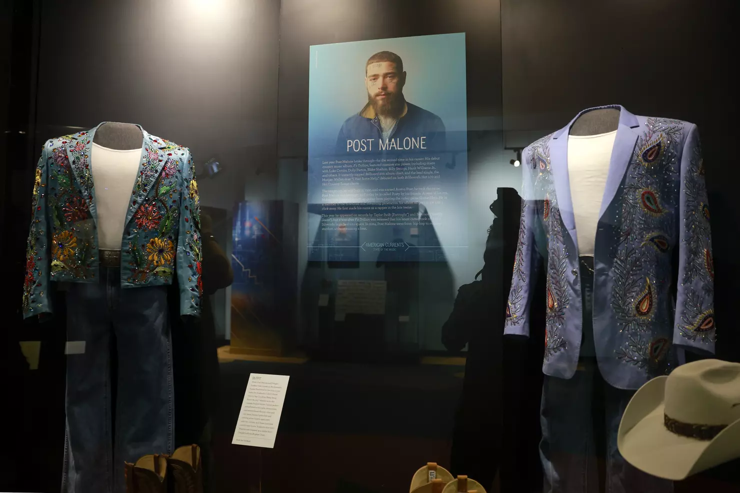 “Taylor Swift’s Eras Gown Glows at Country Music Hall of Fame Exhibit”